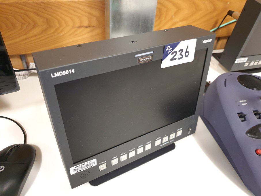Oxygen DCT LMD9014 multi format LCD monitor