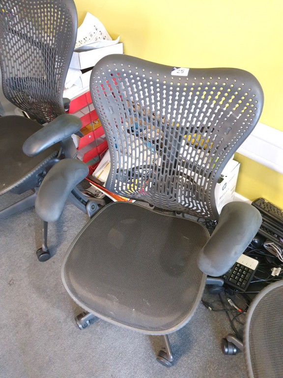 Herman Miller Mirra 1 graphite triflex swivel...