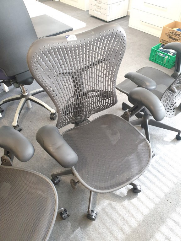 Herman Miller Mirra 1 graphite triflex swivel...