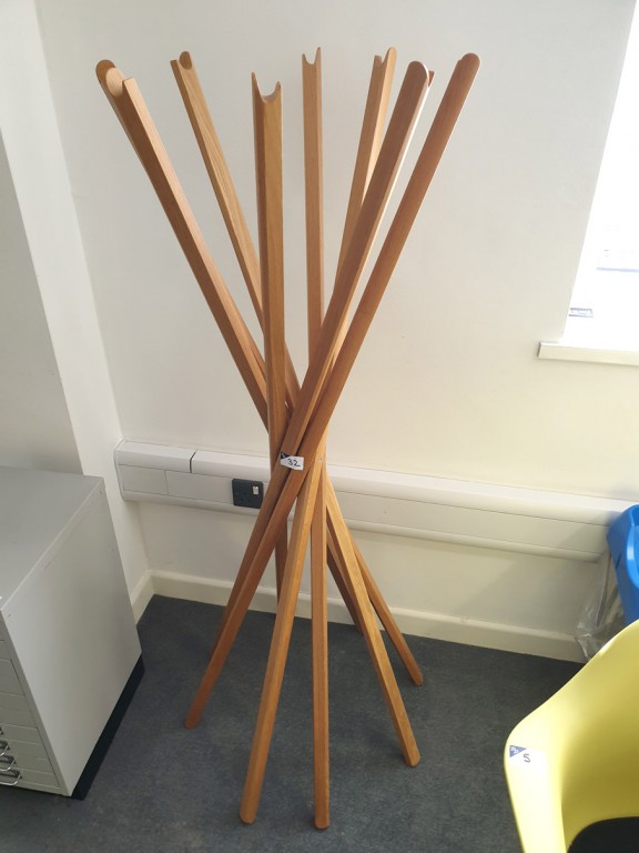 Oak effect 8 position free standing coat stand