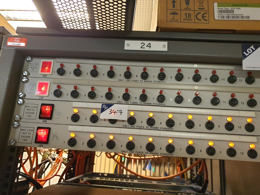 4x Rack type 10 way MDU's