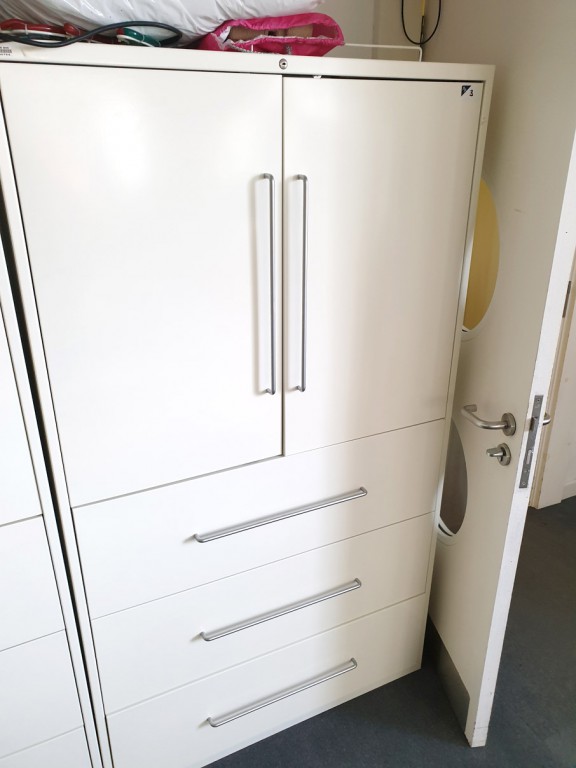 White metal 2 door, 3 drawer storage cabinet, 1000...