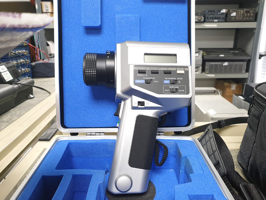Minolta LS-110 luminance meter in case