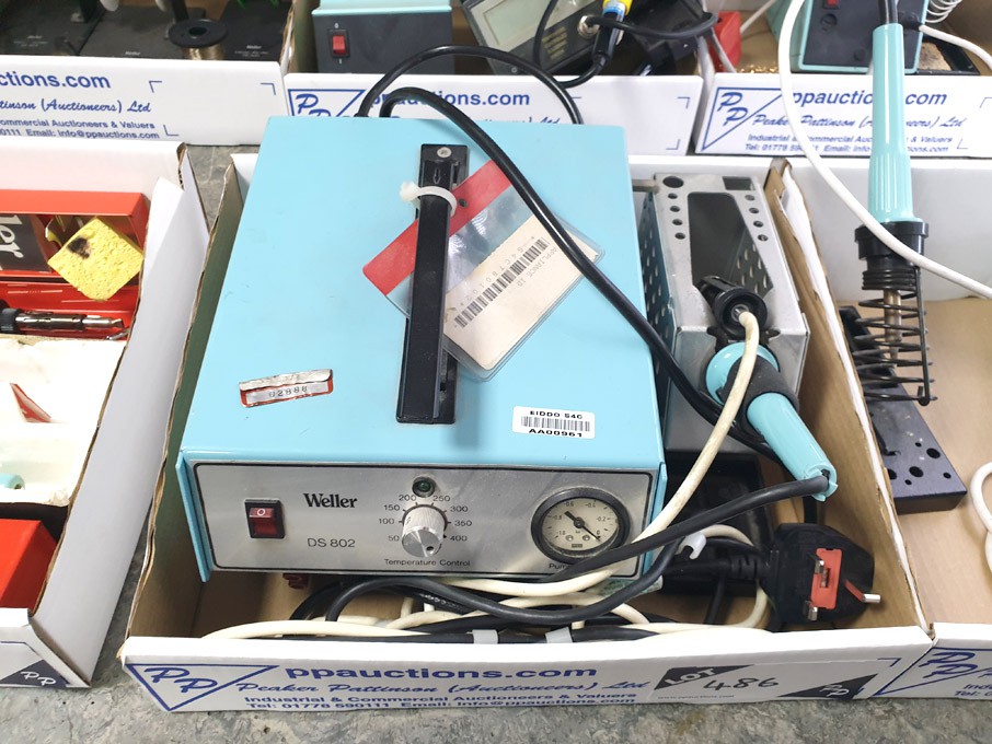 Weller DS802 solder station