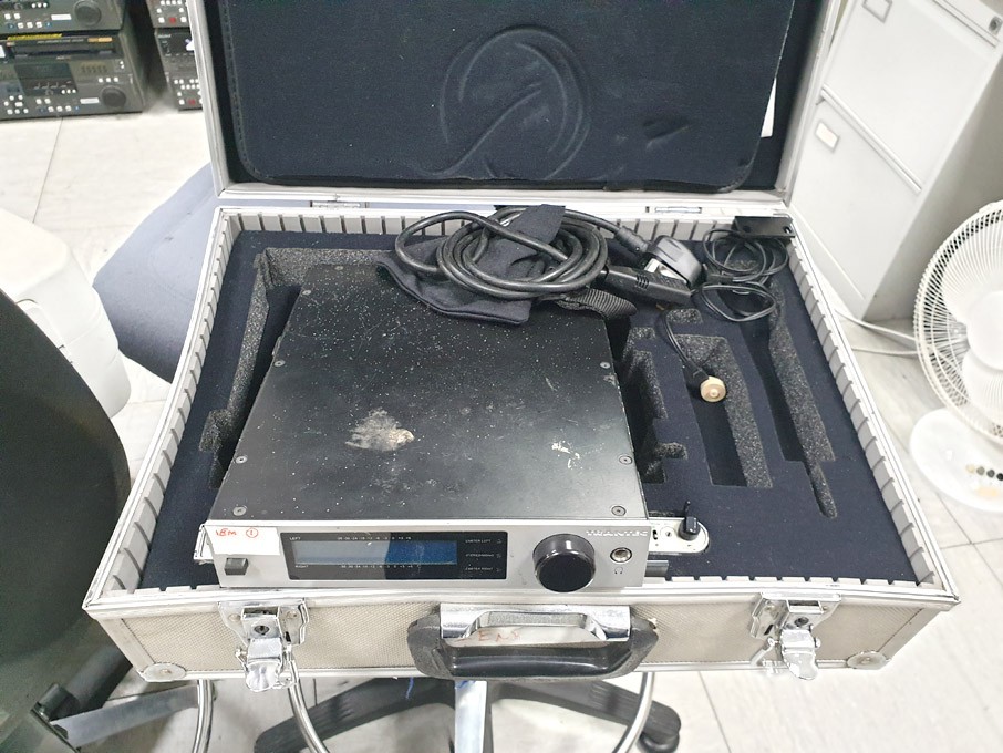 Trantec S5000 IEM Professional UHF stereo in-ear m...