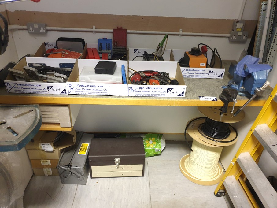 Kaymar 1800x800mm workbench with 150mm bench vice