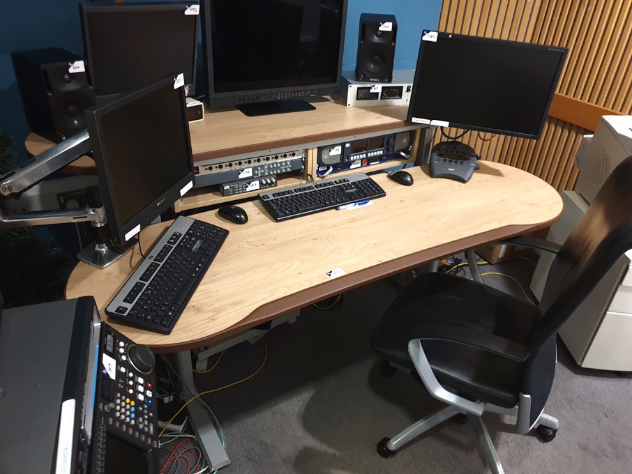 Custom Consoles 1800mm light oak effect manual R/F...