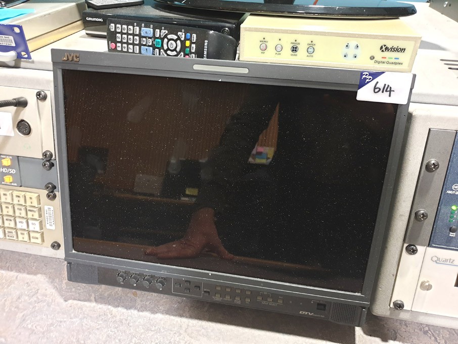 JVC DT-VITL3R LCD multi format monitor