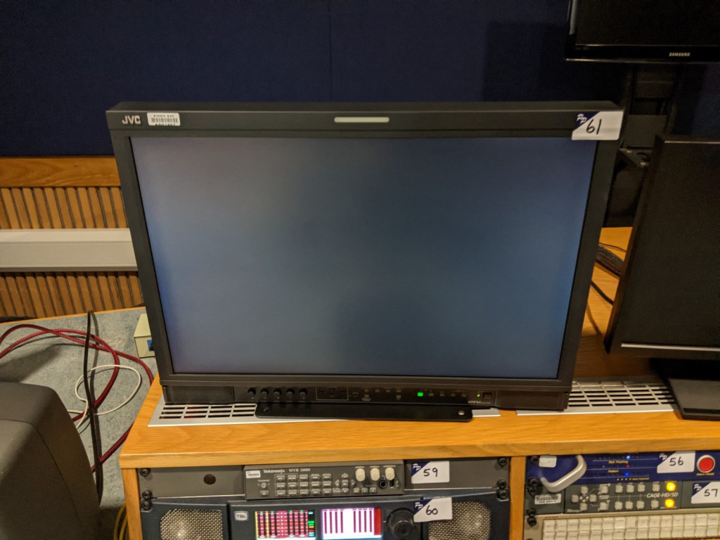 JVC DT-R244L4ID multi format LCD studio monitor