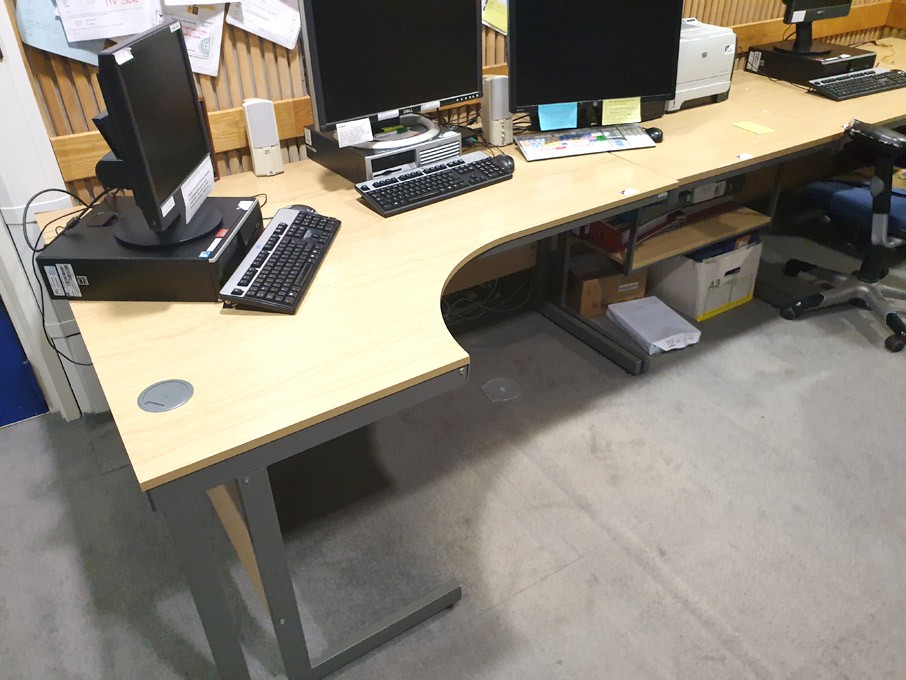 2x light oak 'L' shape office desks, 1600x1200mm