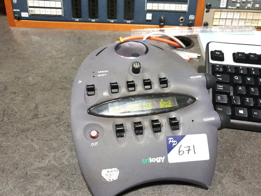 Trilogy 500-41 desktop talkback panel
