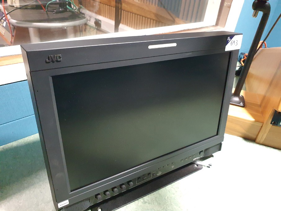 JVC DT-R17L4D LCD multi format monitor