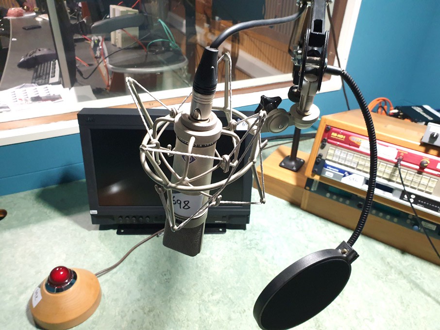 Neumann U89i P48 studio microphone