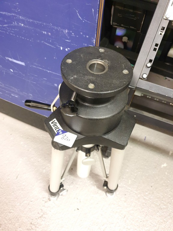 Vinten 3061 Tripod