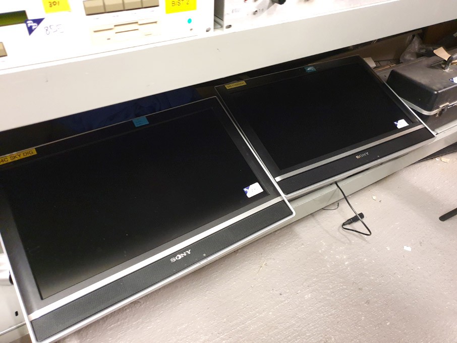 2x Sony KDL-26T3000 LCD TV's