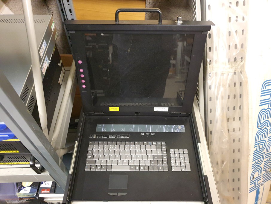 Rack mount 17" monitor / keyboard
