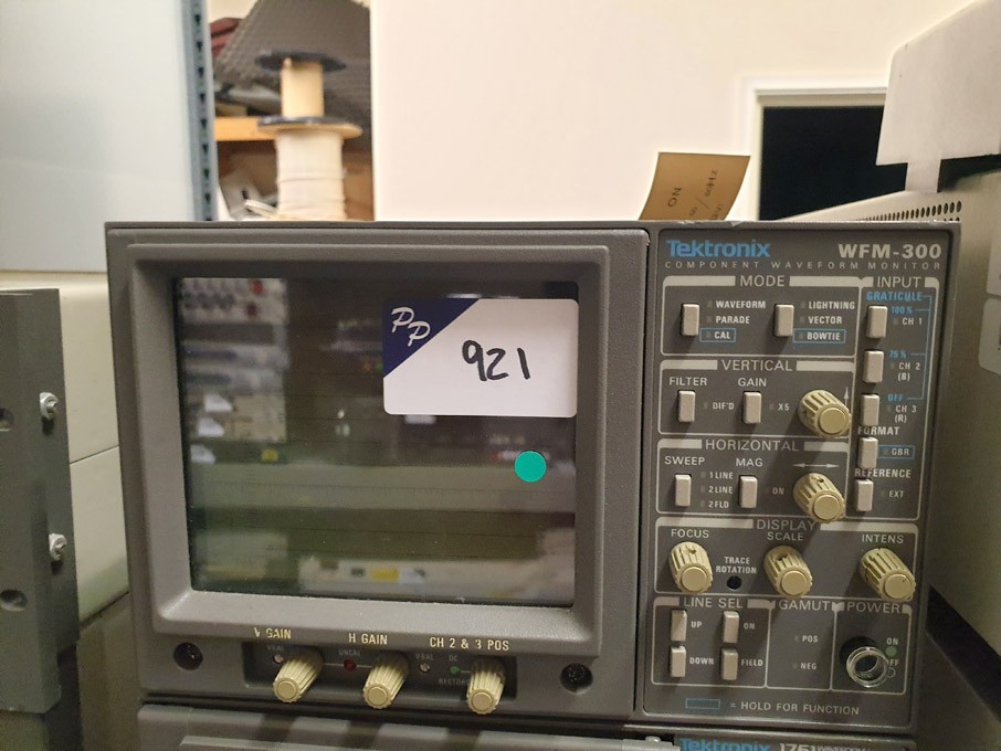 Tektronix WFM300 component waveform monitor