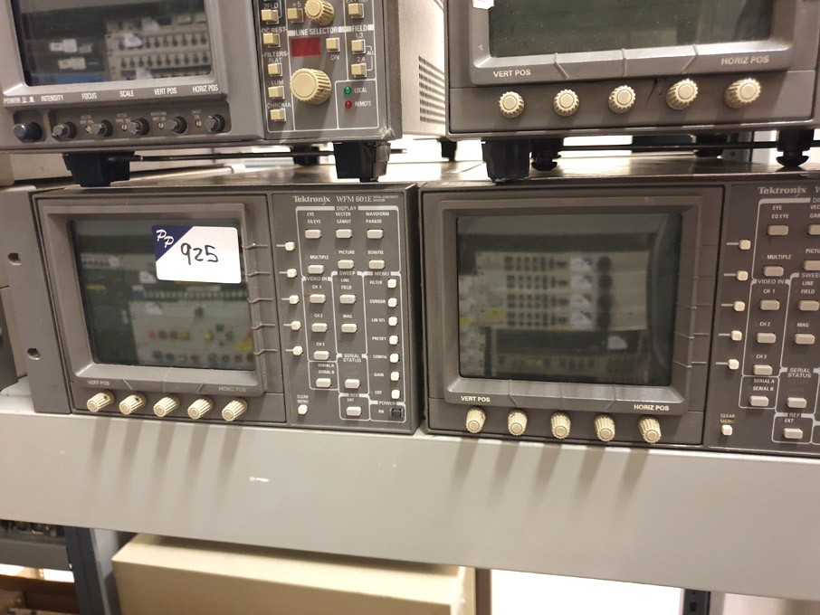 2x Tektronix 601E serial component monitor