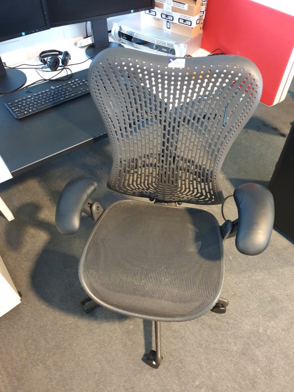 Herman Miller Mirra 1 graphite triflex swivel...