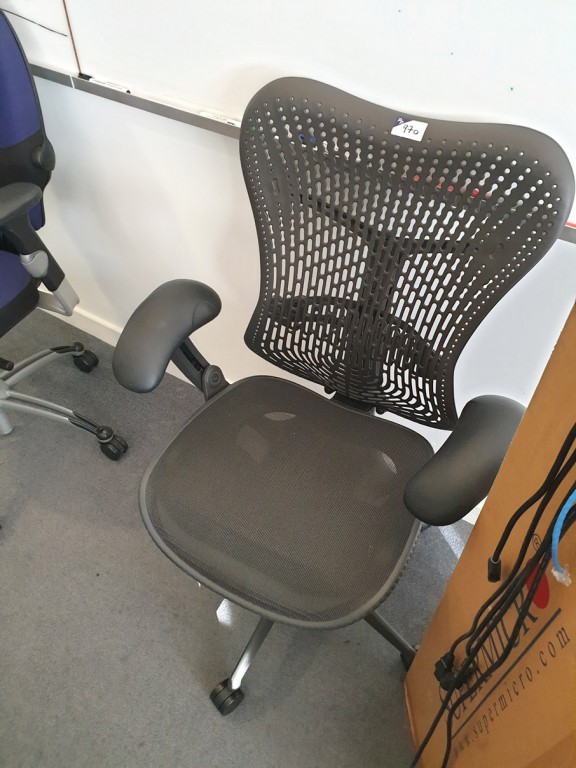 Herman Miller Mirra 1 graphite triflex swivel...