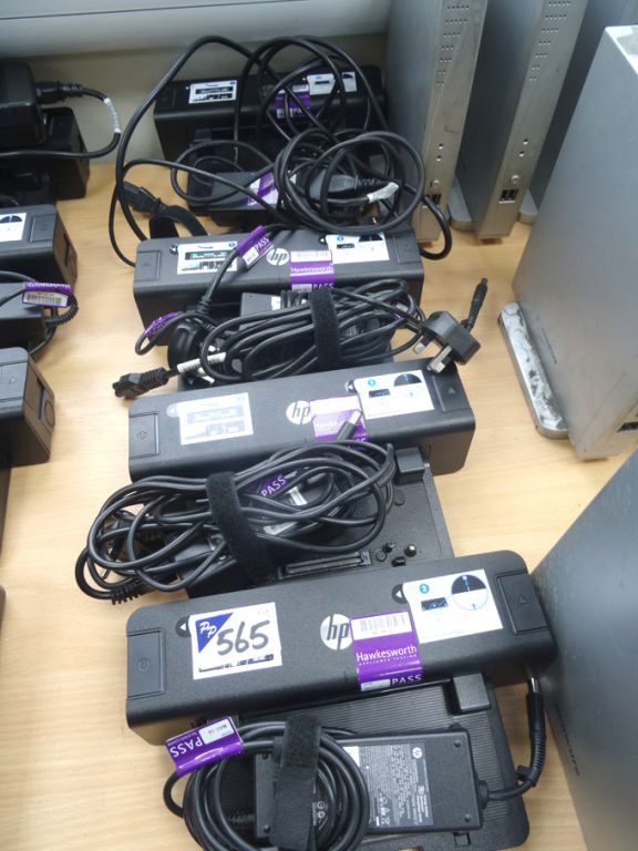 4x HP A7E32AA laptop docking stations