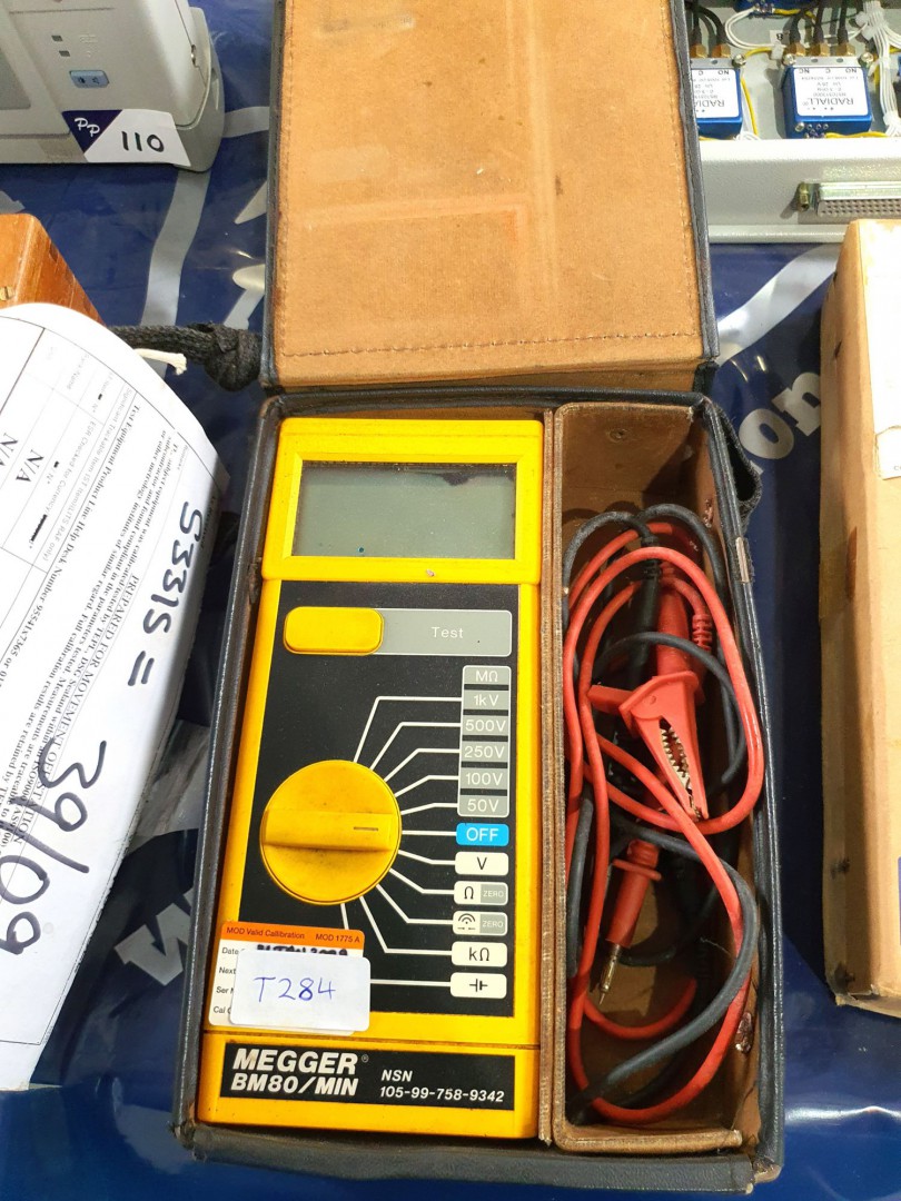 Megger BM80 insulation tester in case with leads (...