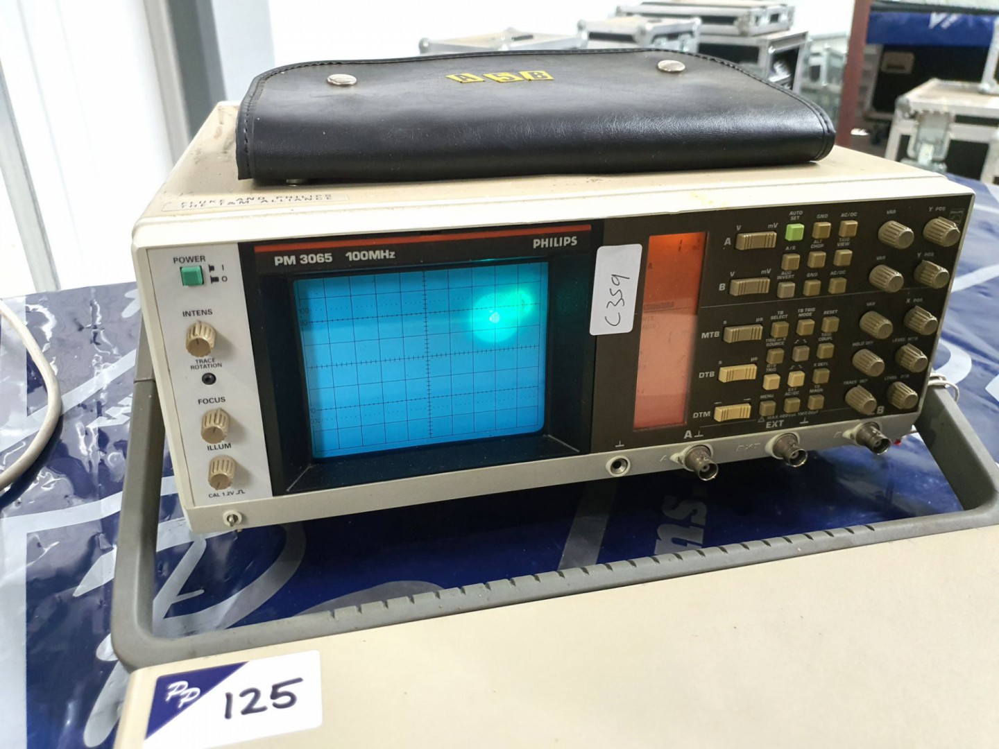 Philips PM3065 scope, DT 100MHz with pouch, front...