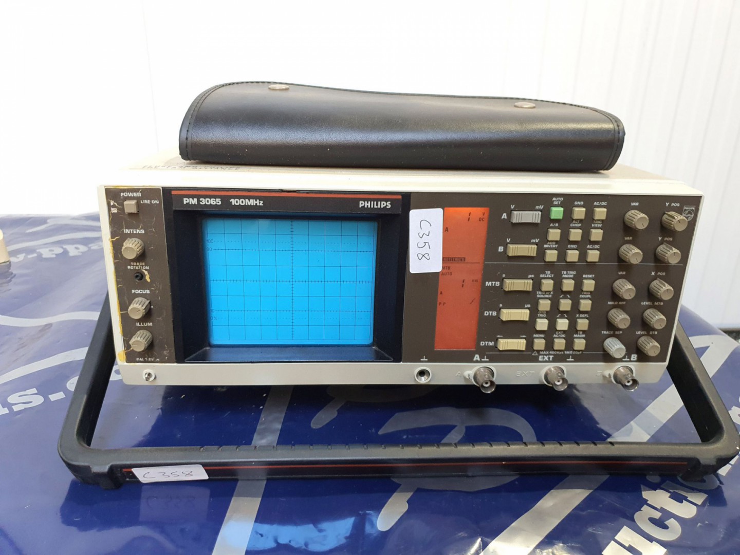 Philips PM3065 scope, DT 100MHz with pouch, front...