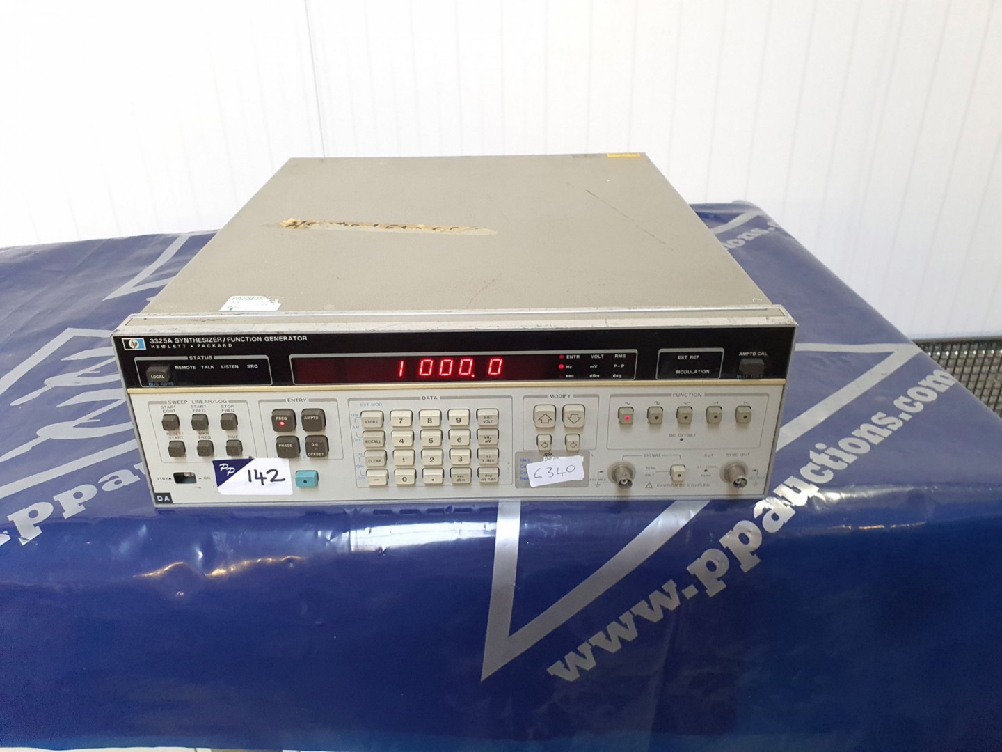 HP 3325A synthesised function generator (C340) - l...