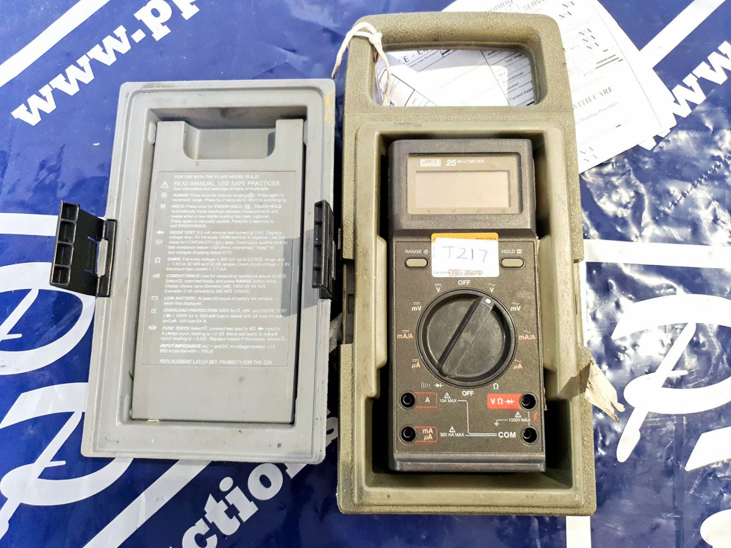 Fluke 25 multimeter dmm with leads in lid (T217) -...