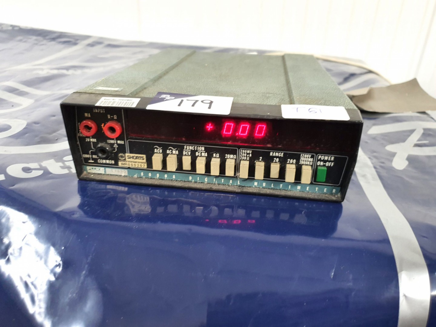 Fluke 8000A digital multimeter (T61) - lot located...