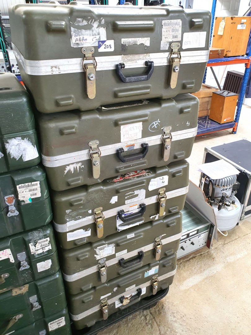 5x Ex-MOD transit cases (R571) - lot located at: P...