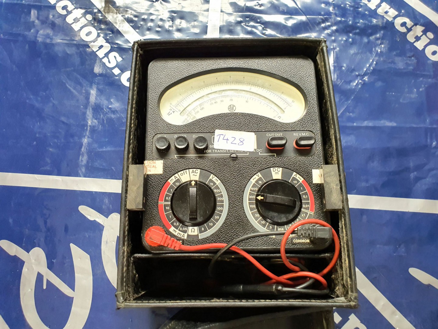 AVO 8 mk6 multimeter in ever ready black case with...
