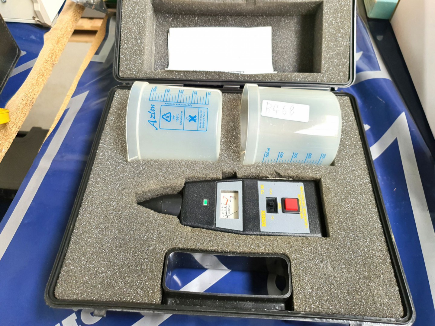 Robin TX90 microwave leakage tester in black case...