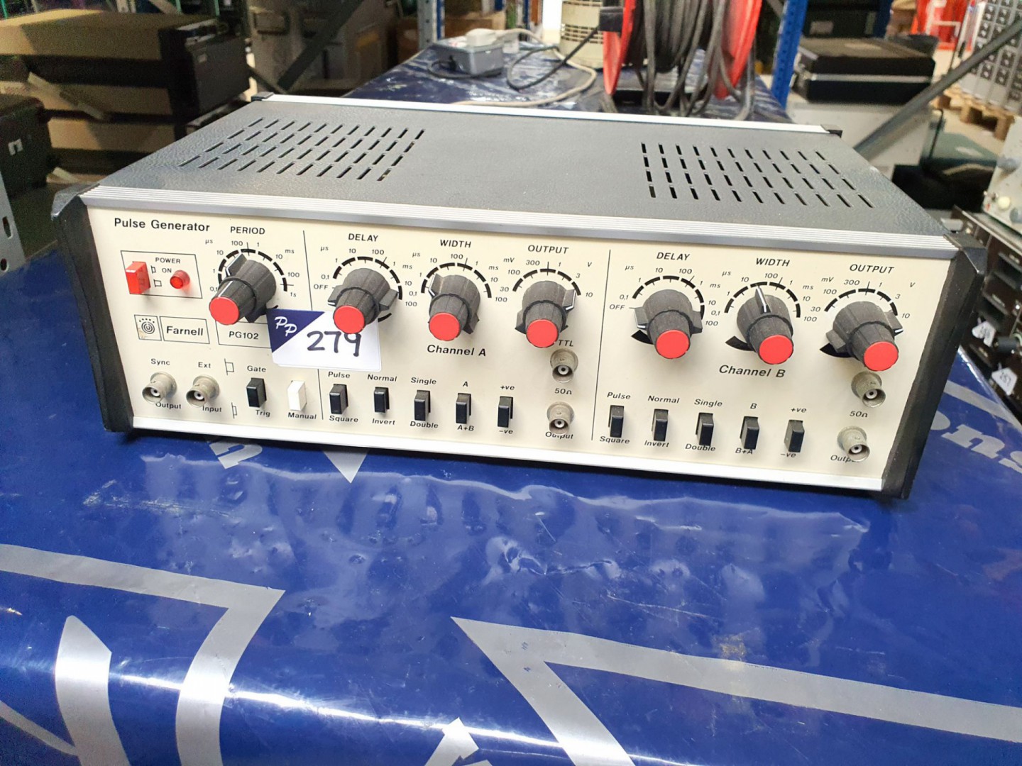 Farnell PG102 pulse generator, 2 channels (C341) -...