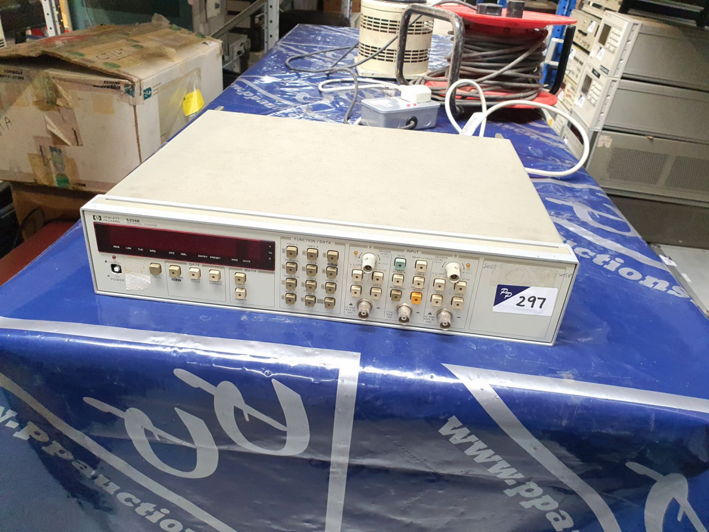 HP5334B universal counter (T133) - lot located at:...
