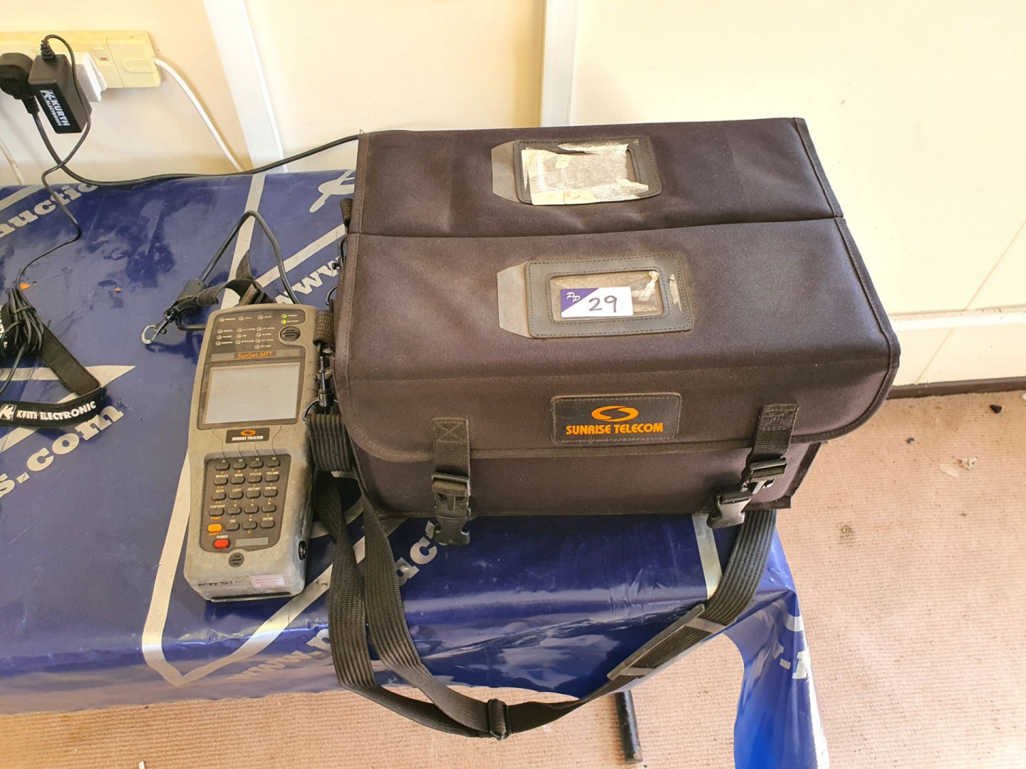 Sunrise Telecom Sunset MTT handset inc: MTT plug i...
