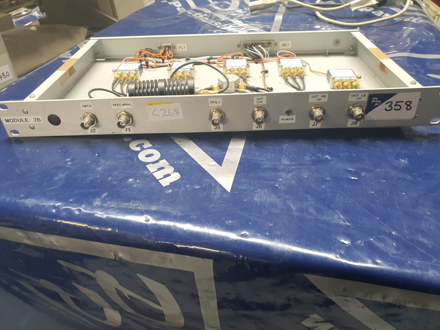 Module 4 distribution unit with 7x Radiall 3GHz sw...