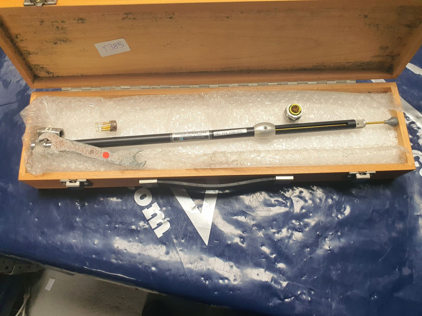 HP 905A coaxial sliding load, 1.8-18GHz in wooden...