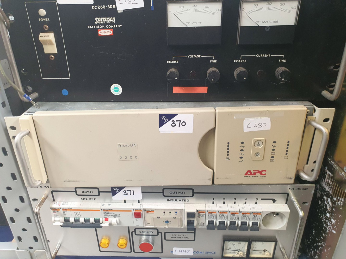 APC Smart UPS2200 UPS (C280) - lot located at: PP...