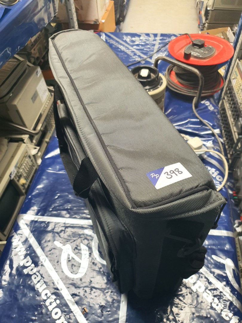 Padded equipment carry bag (T19) - lot located at:...