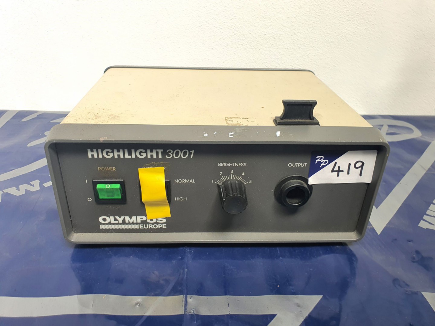 Olympus 3001 highlight light source (T254) - lot l...