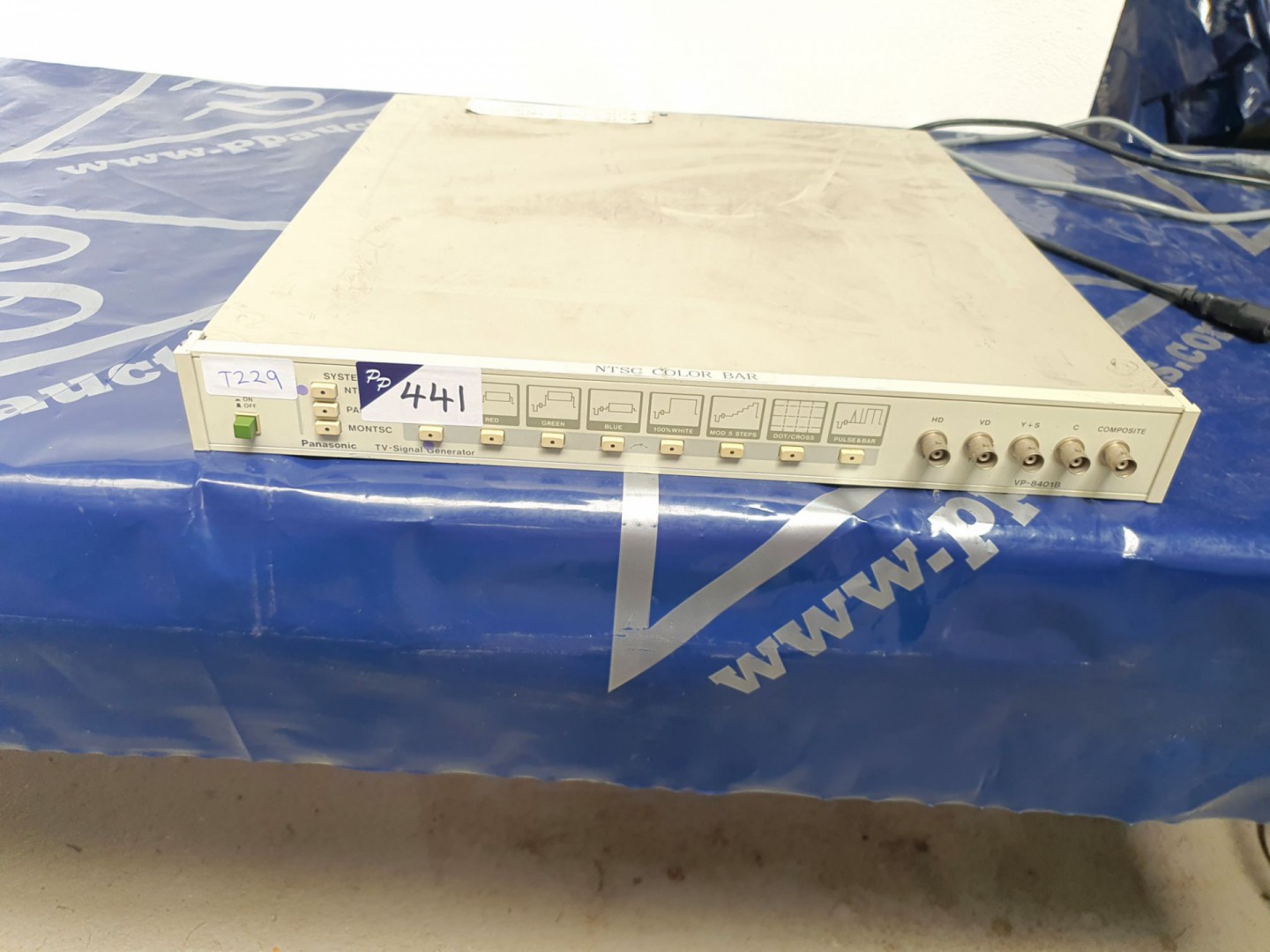 Panasonic VP-8401B TV signal generator, PAL/NTSC/M...