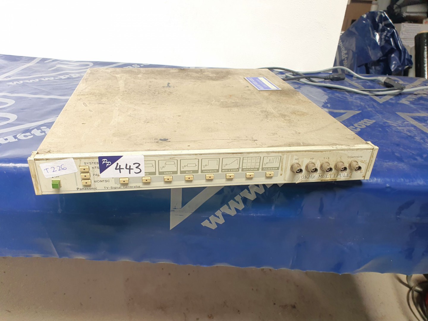 Panasonic VP-8401B TV signal generator, PAL/NTSC/M...