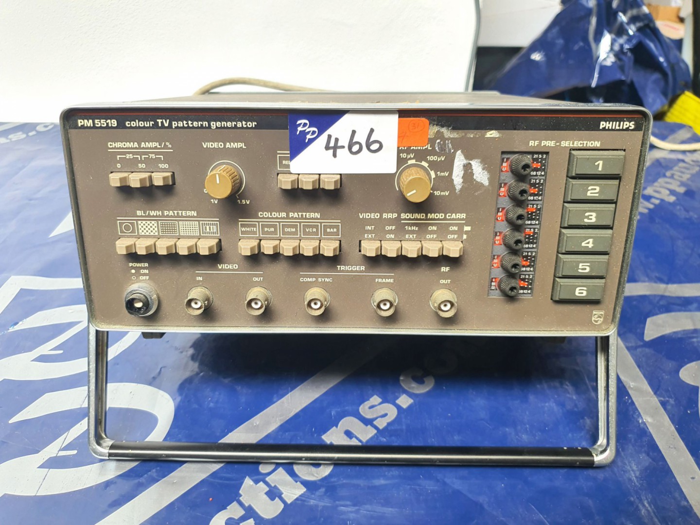 Phillips PM 5519 colour TV pattern generator, vide...