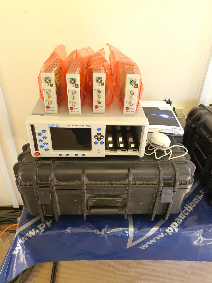 Exfo IQ-203 optical test system inc: 4x IQ-2400 WD...