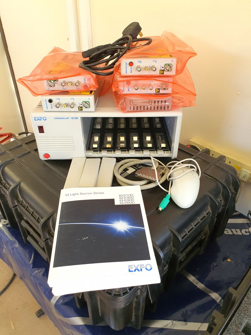 Exfo IQ-206 expansion unit inc: 5x IQ-2400 WDM las...