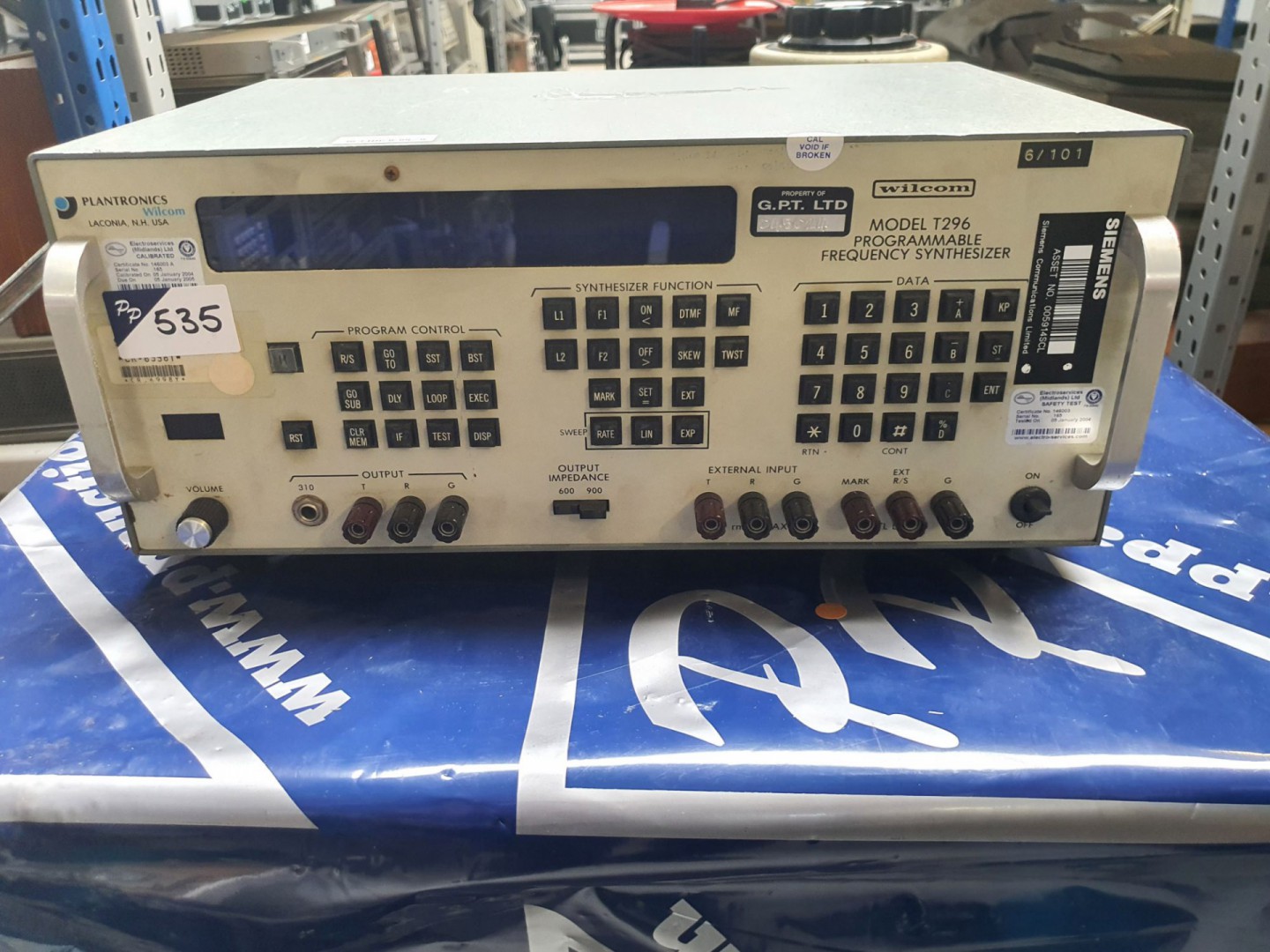 Wilcom T296 programmable frequency synthesiser (po...