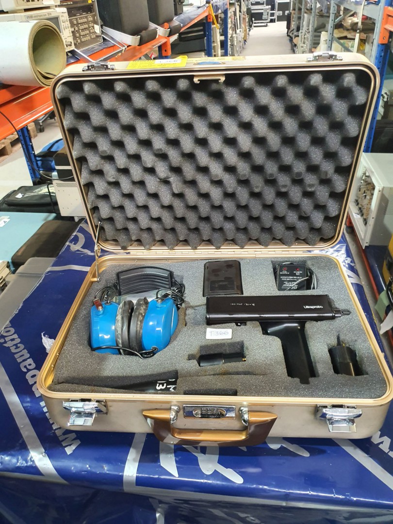 UE Systems 2000mph Ultraprobe with headphones, cha...
