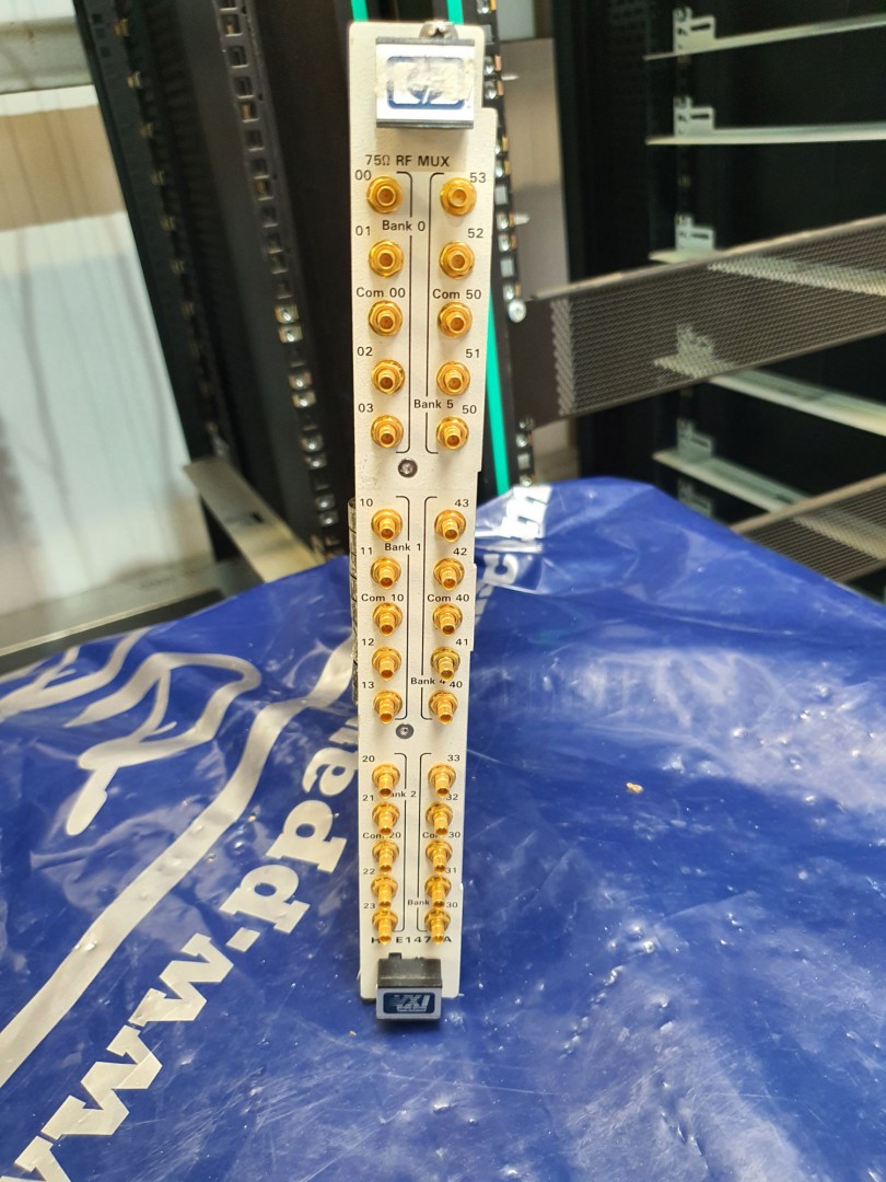 HP E1474A VXI card, RF multiplexer (T164) - lot lo...